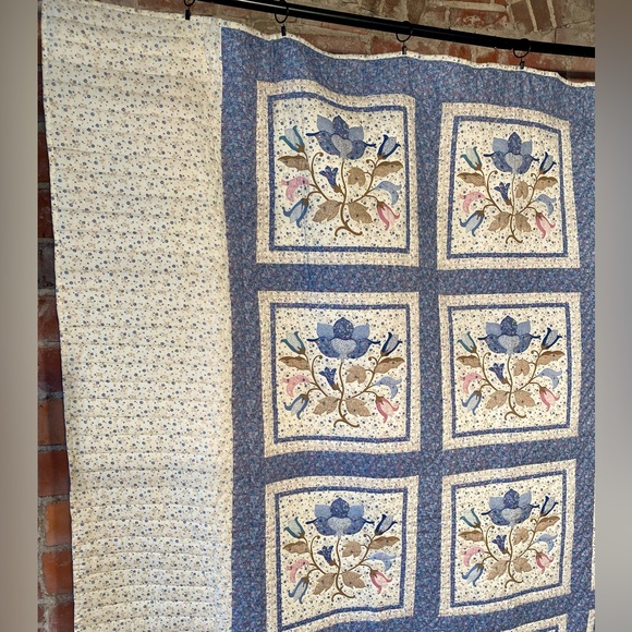 Vintage Hand stitched Quilt 92” x 94” Queen with matching Pillow Shams - Picture 2 of 9